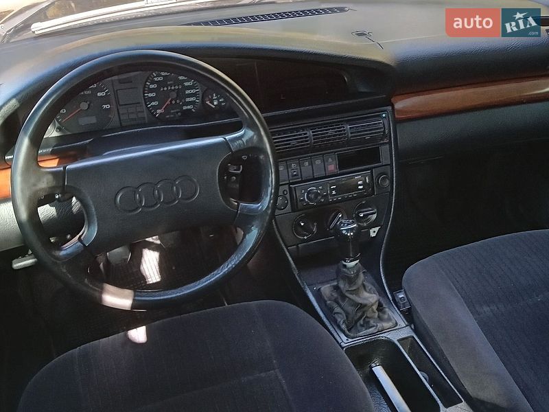 Седан Audi 100 1991 в Тлумачі