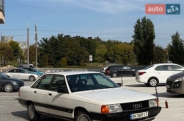 Седан Audi 100 1988 в Рівному