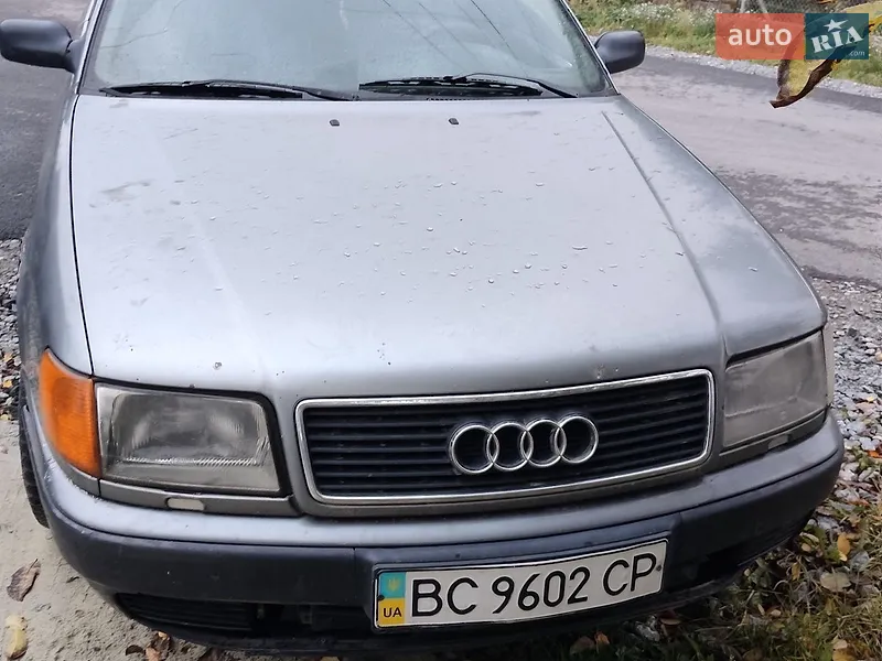 Audi 100