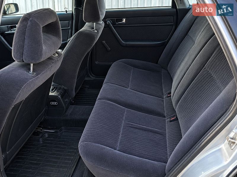 Седан Audi 100 1992 в Черновцах