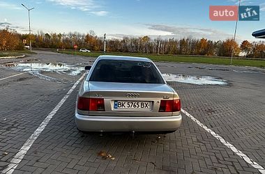 Седан Audi 100 1992 в Ровно