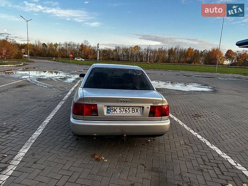 Седан Audi 100 1992 в Ровно