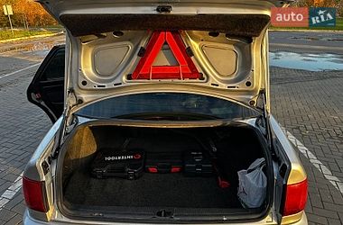 Седан Audi 100 1992 в Ровно