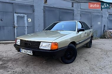 Седан Audi 100 1988 в Івано-Франківську