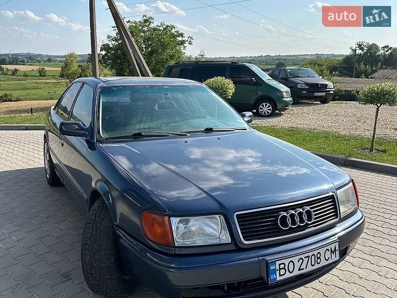 Седан Audi 100 1993 в Шумську