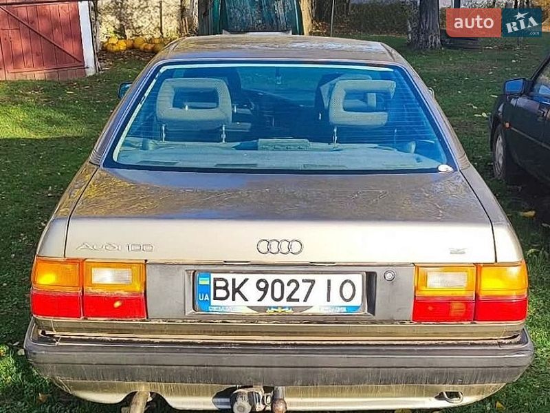 Седан Audi 100 1990 в Дубно