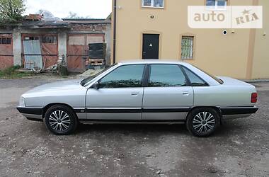 Седан Audi 200 1990 в Дрогобыче