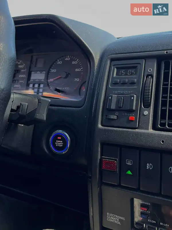 Седан Audi 200 1986 в 