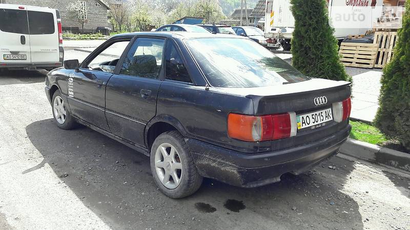 Седан Audi 80 1988 в Тячеве