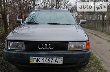 Седан Audi 80 1987 в Костополе