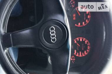 Седан Audi 80 1993 в 