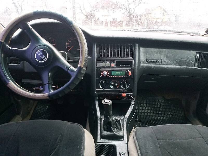 Седан Audi 80 1994 в Ужгороде