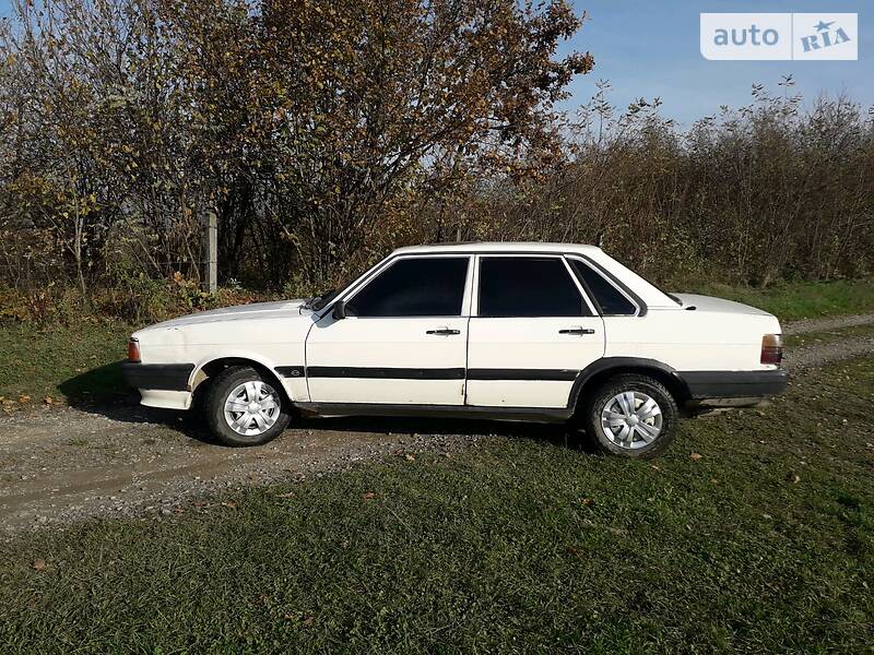 Седан Audi 80 1985 в Хусте