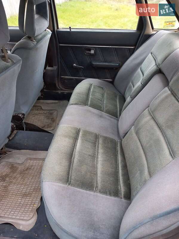 Седан Audi 80 1983 в Дубно