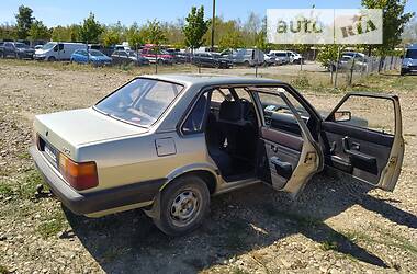Седан Audi 80 1984 в Виноградові