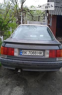Седан Audi 80 1987 в Остроге