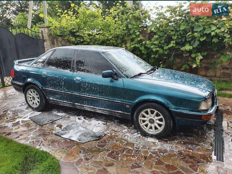 Седан Audi 80 1993 в Надворной