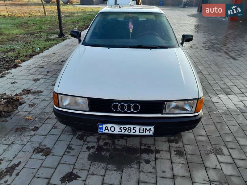 Седан Audi 80 1987 в Виноградове