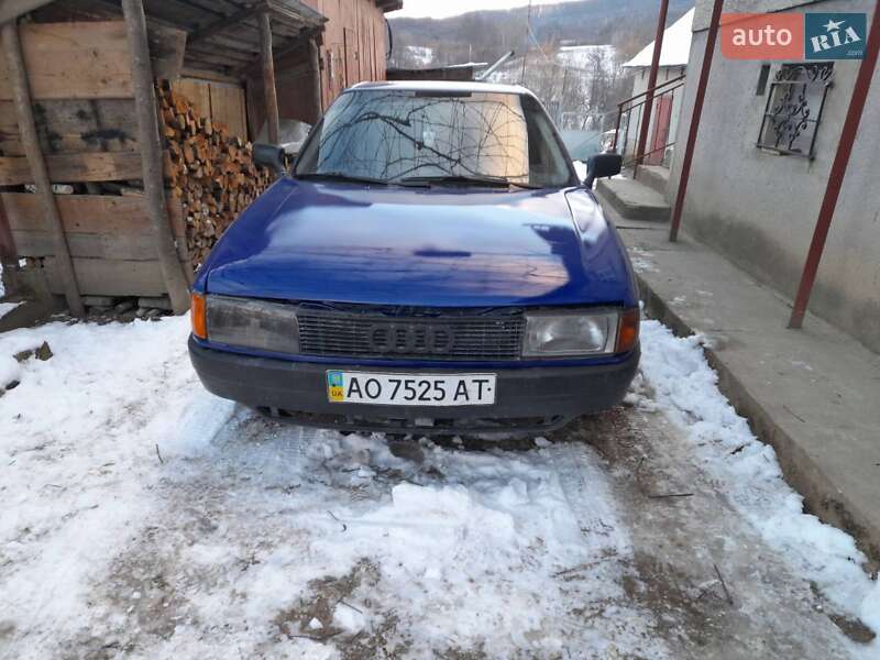 Седан Audi 80 1987 в Перечине