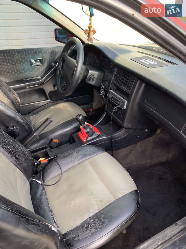 Седан Audi 80 1989 в Вижниці