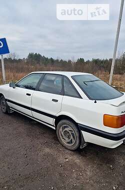 Седан Audi 80 1989 в Киверцах
