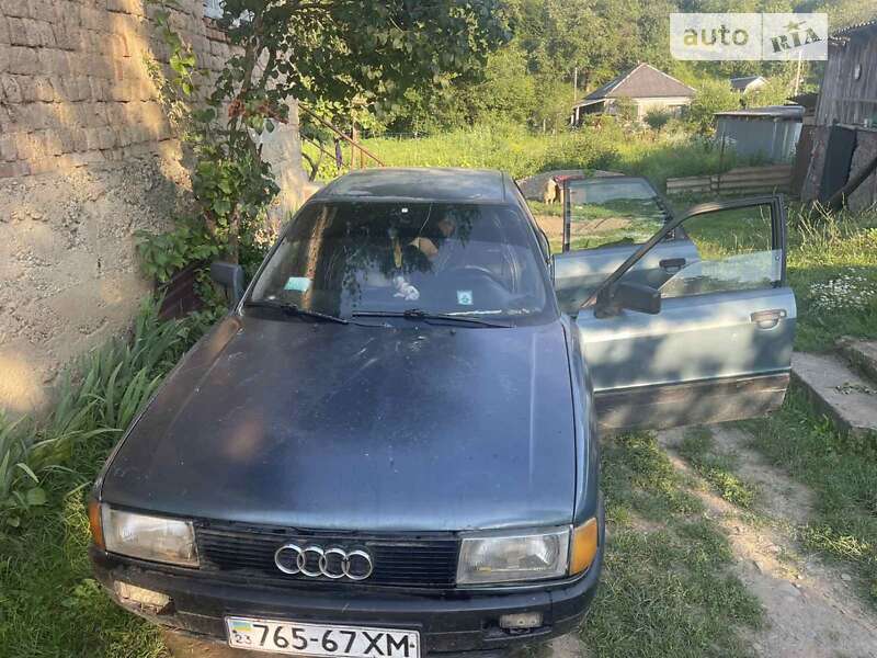 Седан Audi 80 1988 в Перечине