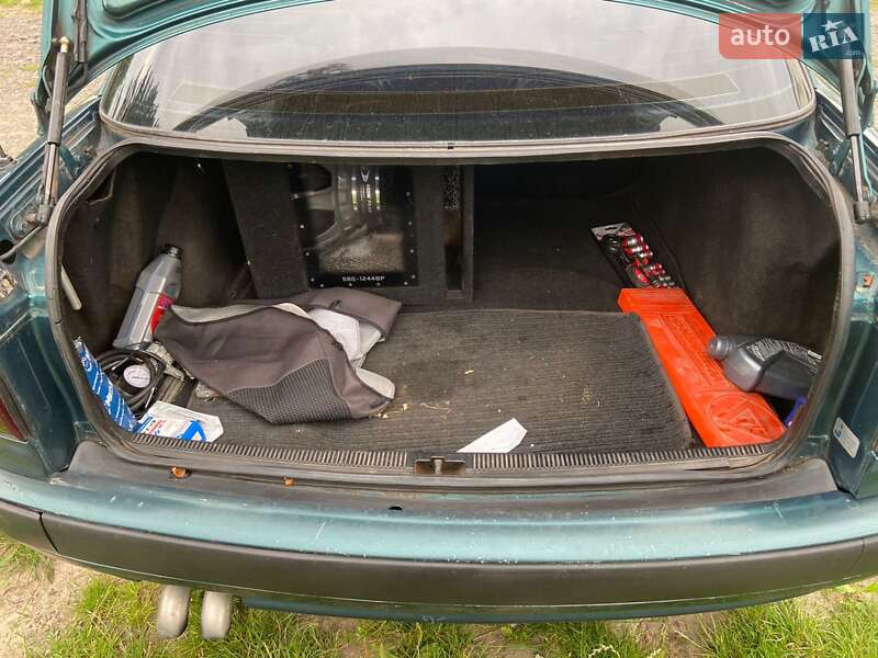 Седан Audi 80 1992 в Ужгороде