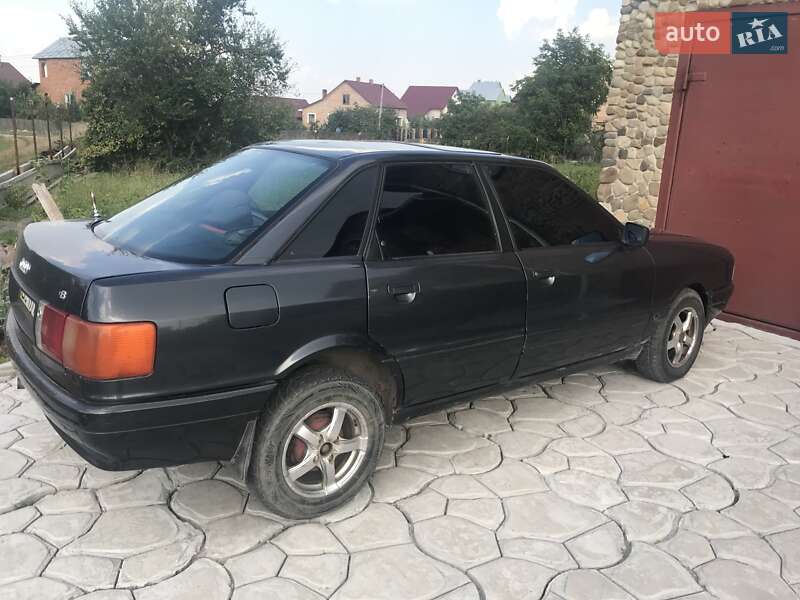 Седан Audi 80 1989 в Радехове