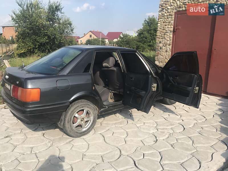 Седан Audi 80 1989 в Радехове