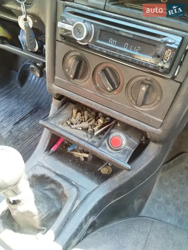 Audi 80 1987 VIN WAUZZZ89ZJA208237 фото оголошення 3 з 50
