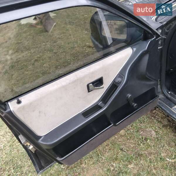Седан Audi 80 1990 в Долине