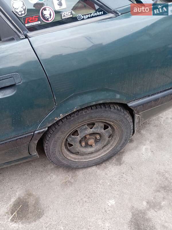 Седан Audi 80 1988 в Гоще