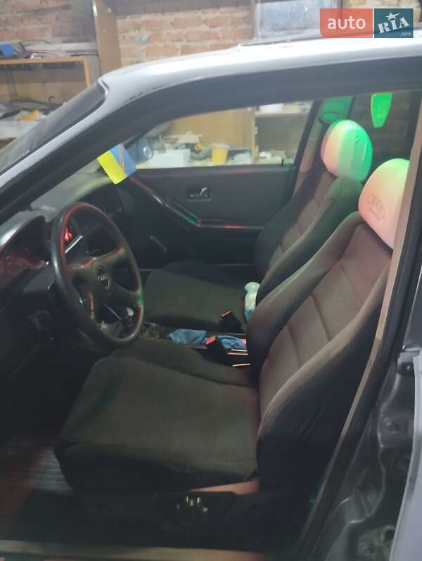 Седан Audi 80 1986 в Ярмолинцях