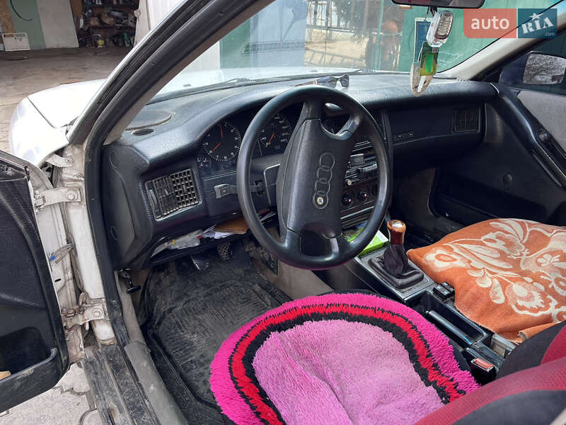Седан Audi 80 1988 в Млиніві