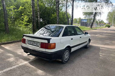 Седан Audi 80 1988 в Черновцах