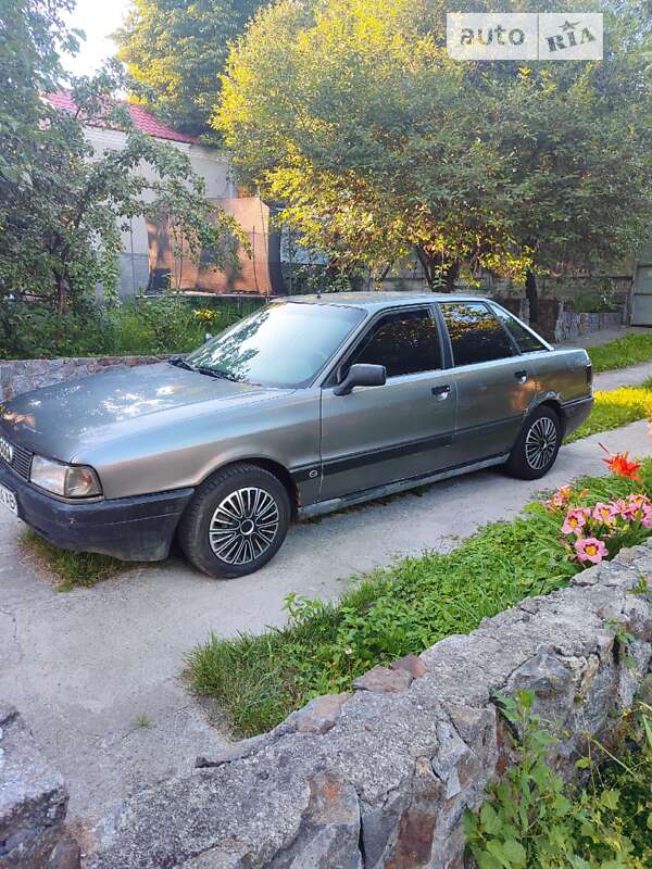 Седан Audi 80 1992 в Староконстантинове