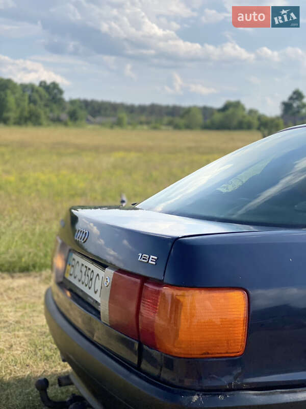 Седан Audi 80 1988 в Рава-Русской