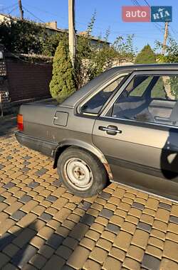 Седан Audi 80 1986 в Черновцах