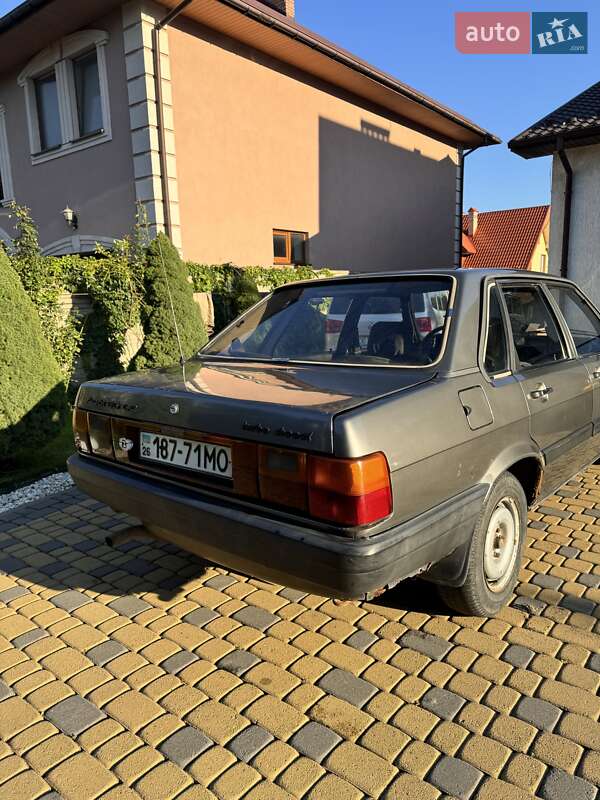 Седан Audi 80 1986 в Чернівцях