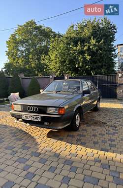 Седан Audi 80 1986 в Черновцах