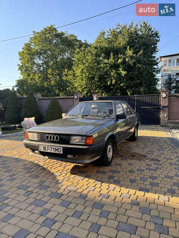 Седан Audi 80 1986 в Чернівцях