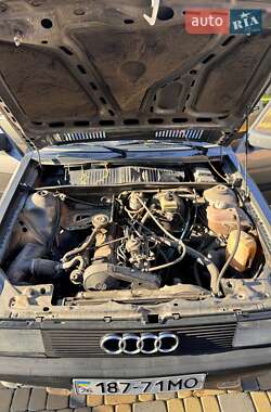 Седан Audi 80 1986 в Черновцах