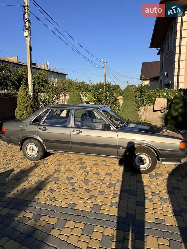Седан Audi 80 1986 в Чернівцях