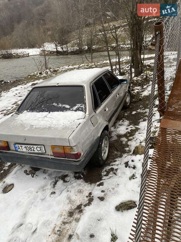 Седан Audi 80 1986 в Надвірній