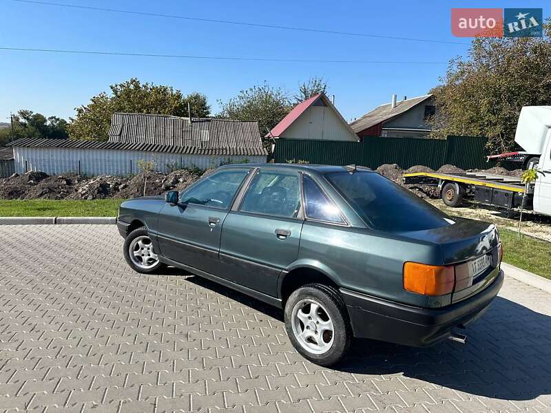 Седан Audi 80 1990 в Шумске