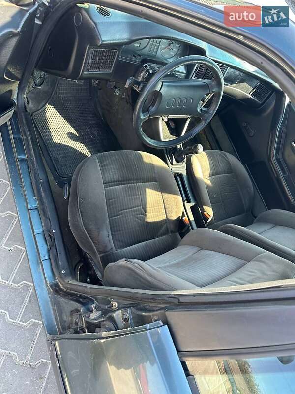 Седан Audi 80 1990 в Шумске