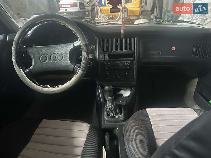 Седан Audi 80 1987 в Хусті