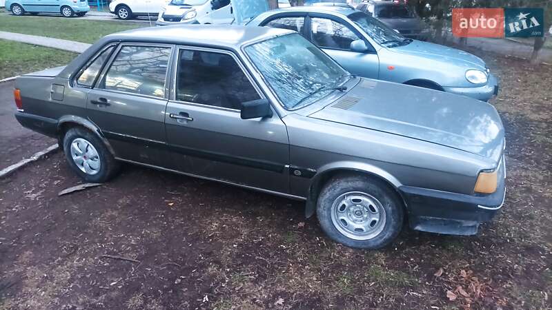 Седан Audi 80 1986 в Каменец-Подольском