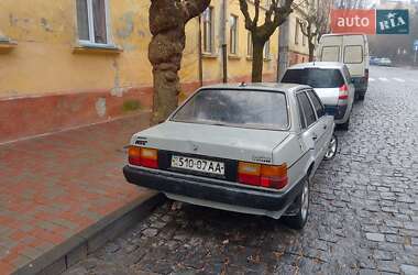 Седан Audi 80 1986 в Черновцах