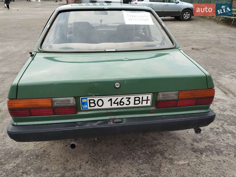 Седан Audi 80 1982 в 